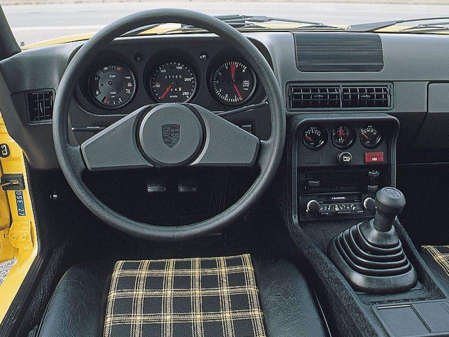  Porsche 924 Coupe 1976 года  (фото 21 из 27)